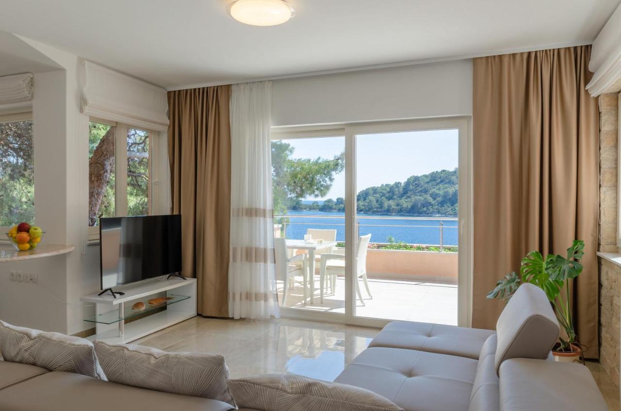 Pine Tree Apartment Zanetic Blato  외부 사진
