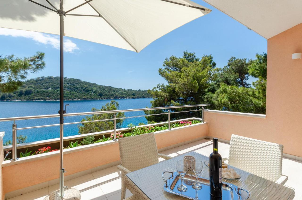 Pine Tree Apartment Zanetic Blato  외부 사진