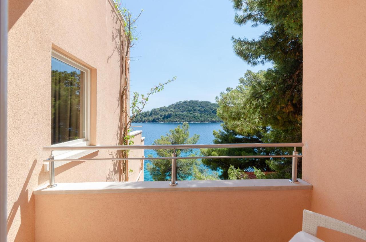 Pine Tree Apartment Zanetic Blato  외부 사진