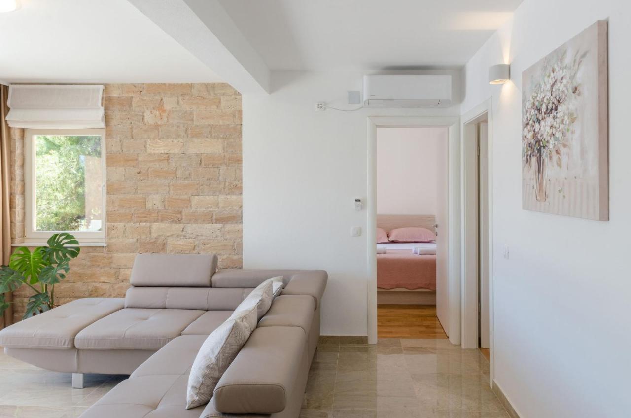 Pine Tree Apartment Zanetic Blato  외부 사진
